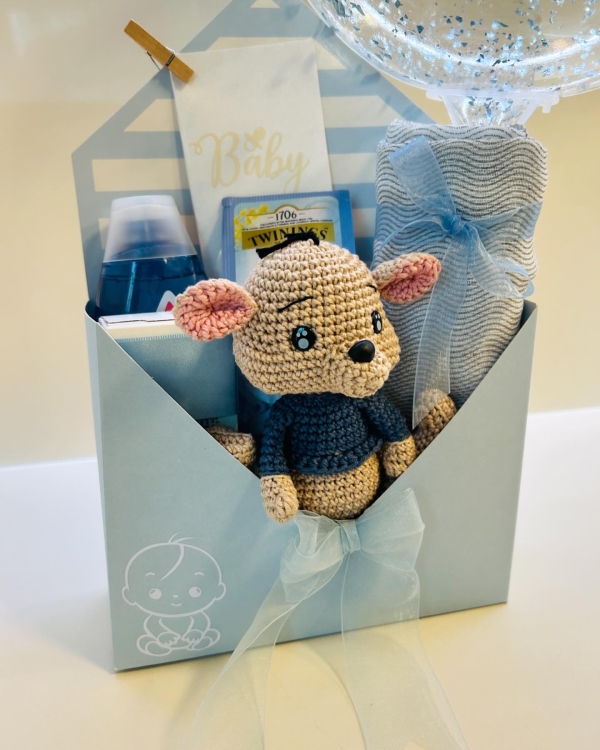BOX MATERNIDADE COM PELUCIA AMIGURUMI