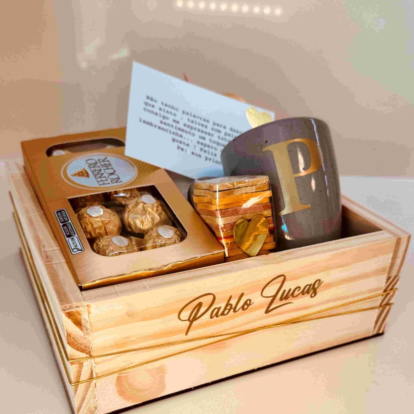 Box Pinus com Caneca e Chocolate